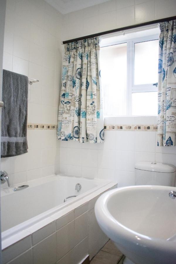 At 4 Umzumbe Beach Apartment, Mangrove Beach Estate Melville  Extérieur photo